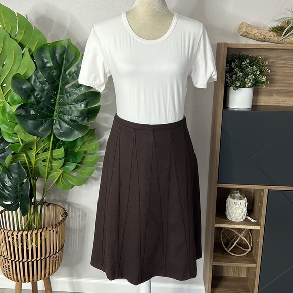Club Monaco • wool a line skirt